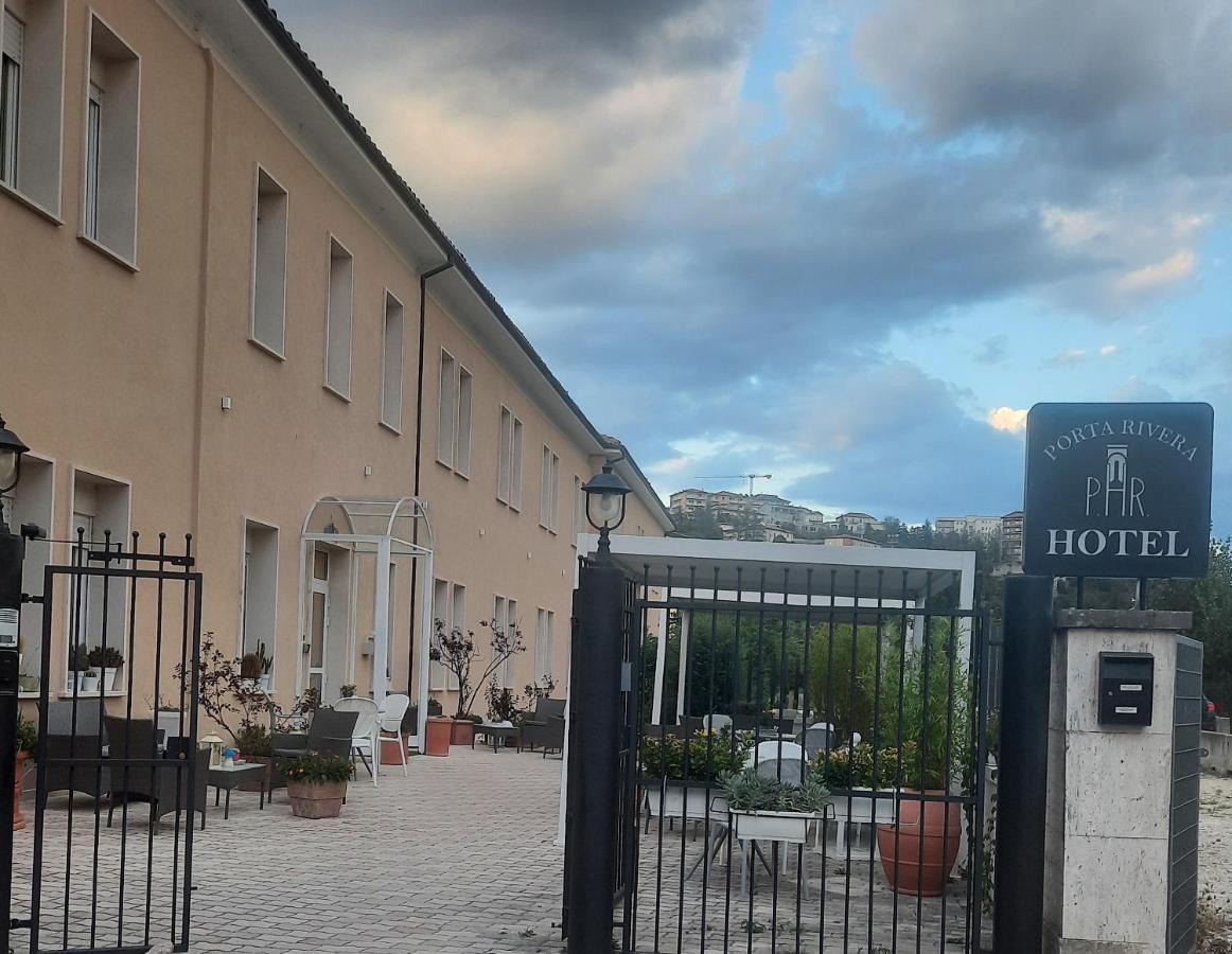 Hotel Porta Rivera LʼAquila Kültér fotó