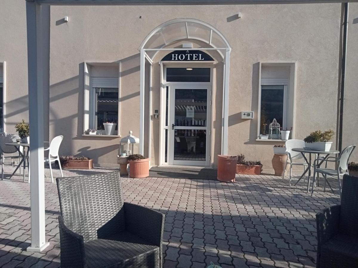 Hotel Porta Rivera LʼAquila Kültér fotó