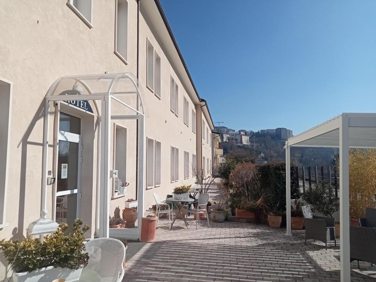 Hotel Porta Rivera LʼAquila Kültér fotó
