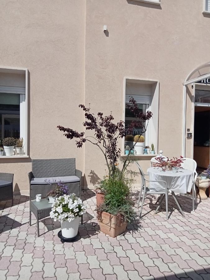 Hotel Porta Rivera LʼAquila Kültér fotó