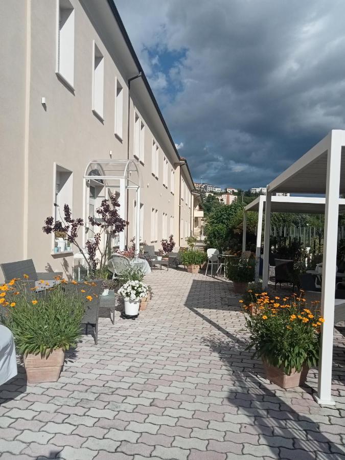 Hotel Porta Rivera LʼAquila Kültér fotó