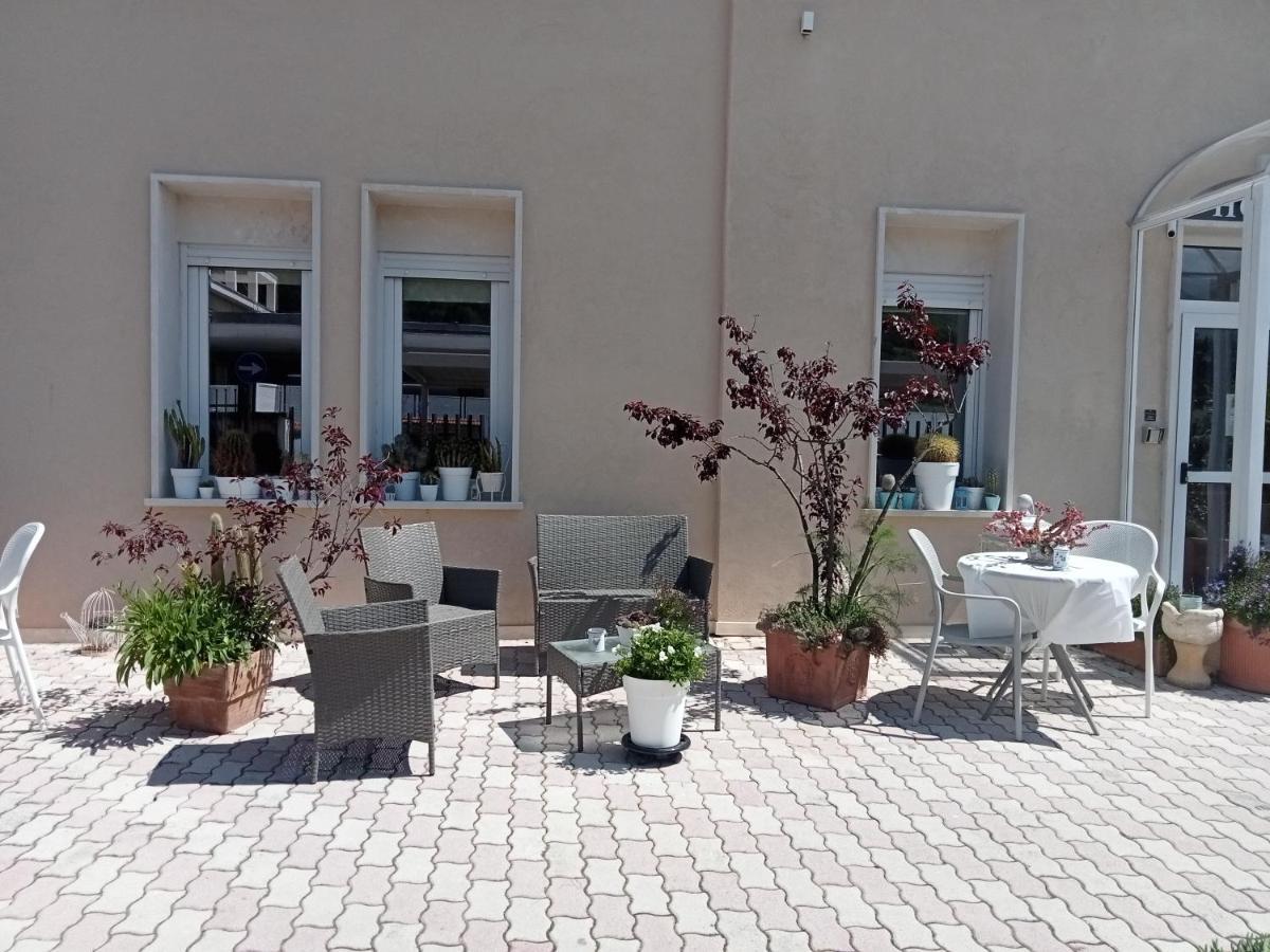Hotel Porta Rivera LʼAquila Kültér fotó