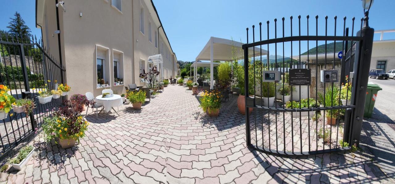 Hotel Porta Rivera LʼAquila Kültér fotó